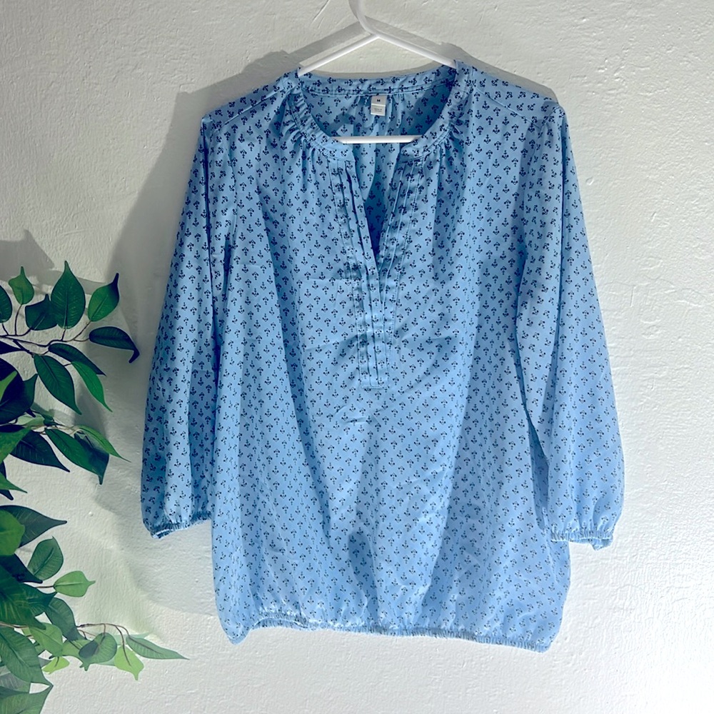 Light blue tunic, size M